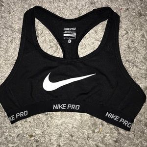 Nike pro sports bra